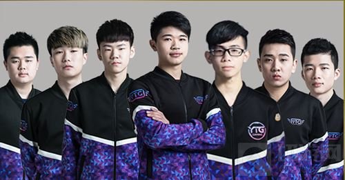 世锦赛男子1500米自由泳预赛：费立纬15分05秒24